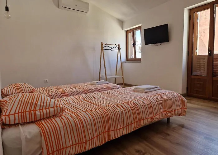Casas Bem Haja Praca E Oliveira