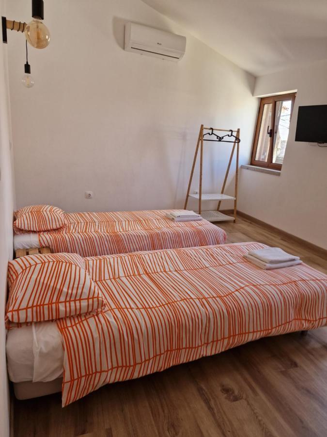Casas Bem Haja Praca E Oliveira